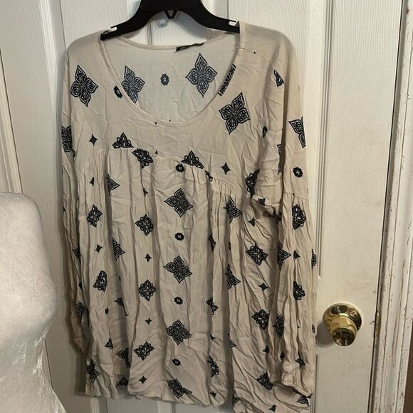 Easy To Love Beige Mandala BabyDoll Top 2Xlarge NWT - Picture 1 of 8